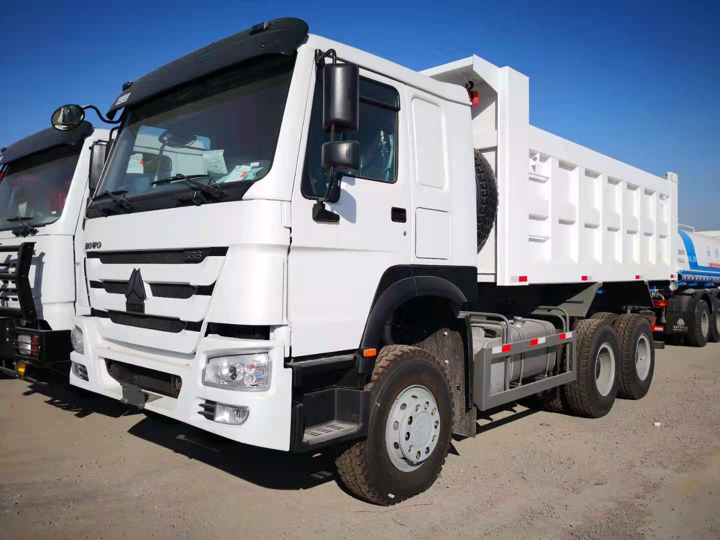中国重汽HOWO-7自卸车